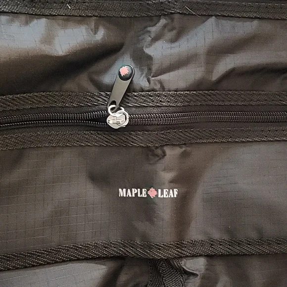 Maple leaf packable adjustable shoukder strap - Picture 7 of 9